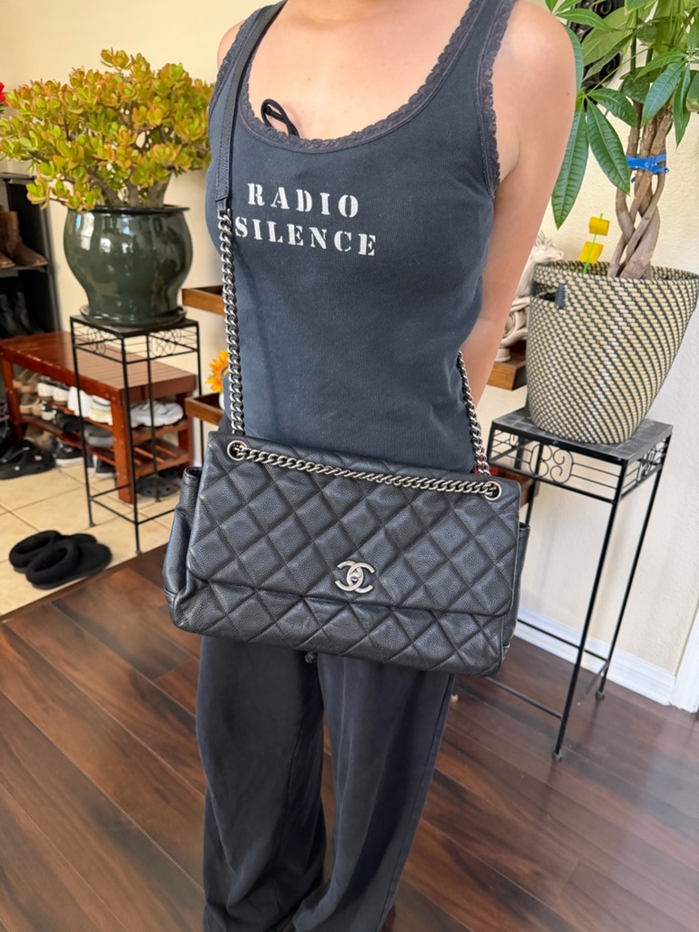 Vintage Chanel Lady Pearly Quilted Flap Black Bag Iridescent Caviar Leather - Picture 9 of 10